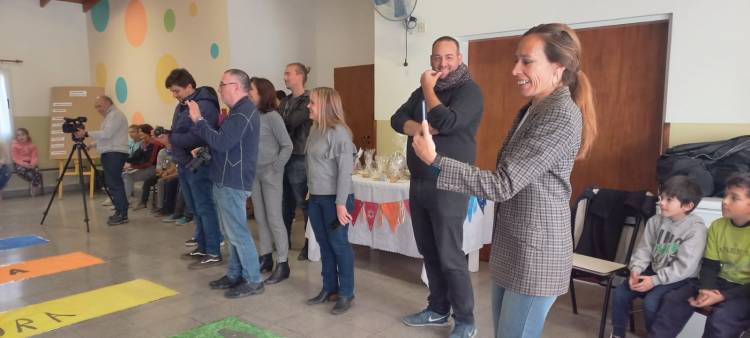 El CEC Nro 801 festejó el Día del Periodista.