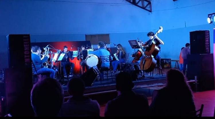 "El Aire de Aquí" 2023 en el Polideportivo. Programa para vivir la Música