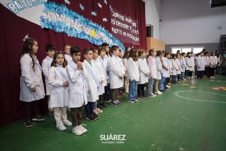 Alumnos de 4to. año de la Escuela N° 9 prometieron lealtad a la Bandera Nacional