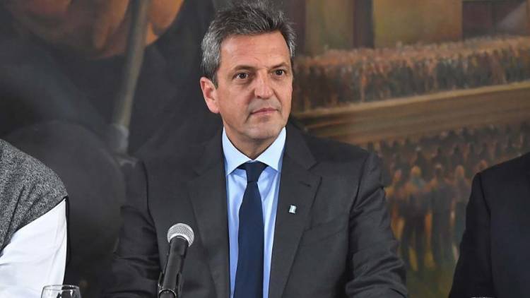 Massa confirmó que habrá desembolsos del FMI en agosto y noviembre