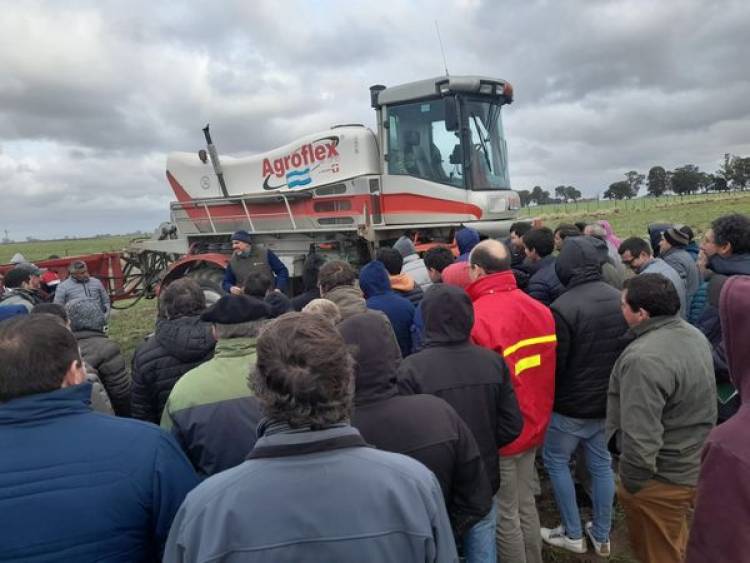 Un centenar de vecinos realizaron el curso presencial para Aplicadores Terrestres De Fitosanitarios