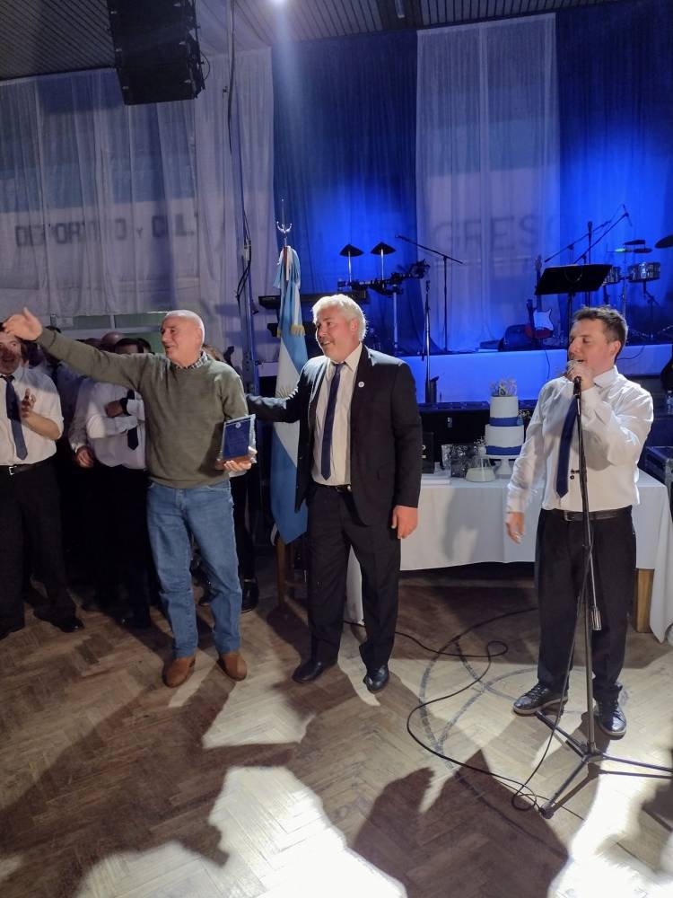 El Club El Progreso de Pueblo Santa María celebró sus 85° años con una gran cena y baile.