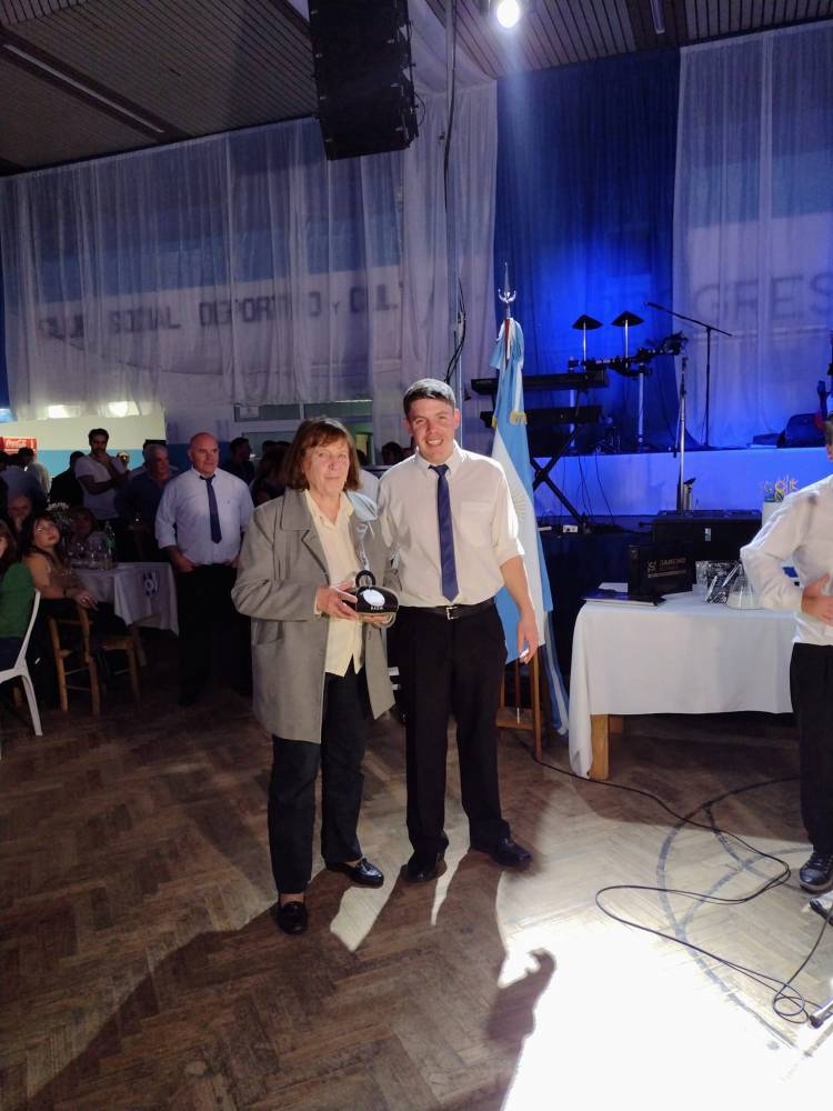 El Club El Progreso de Pueblo Santa María celebró sus 85° años con una gran cena y baile.