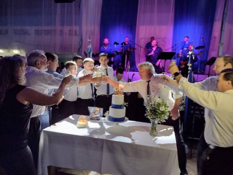 El Club El Progreso de Pueblo Santa María celebró sus 85° años con una gran cena y baile.