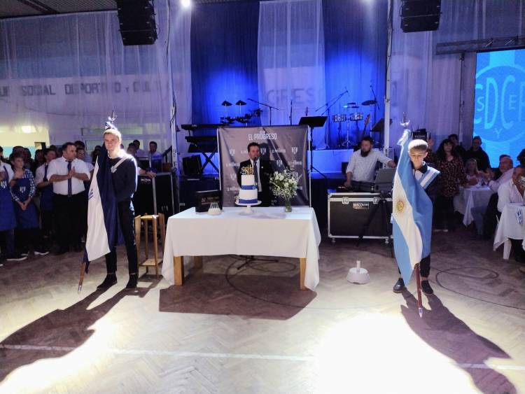 El Club El Progreso de Pueblo Santa María celebró sus 85° años con una gran cena y baile.
