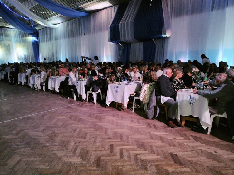 El Club El Progreso de Pueblo Santa María celebró sus 85° años con una gran cena y baile.