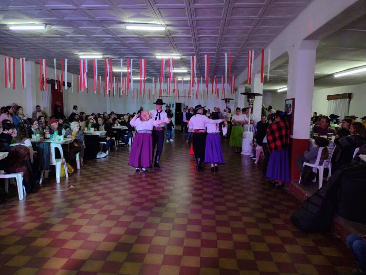 Primer gran fiesta Folklórica del Club Sportivo Belgrano de Pasman
