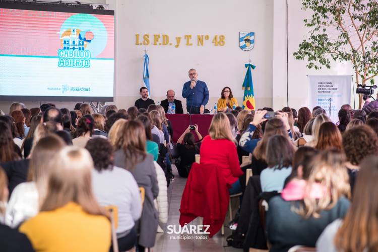 Kicillof y Moccero inauguraron dos aulas y un laboratorio