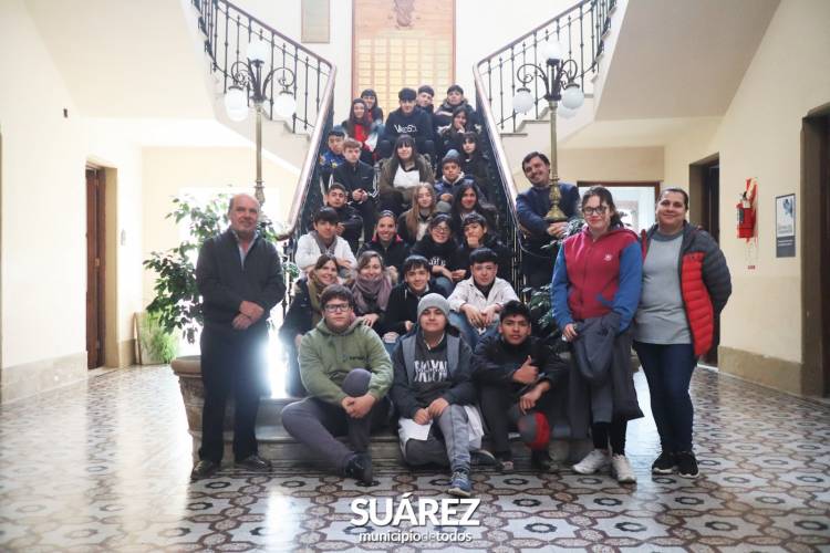 El Intendente Ricardo Moccero recibió a alumnos de la Secundaria N° 10