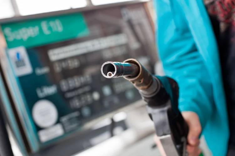 Primer aumento de la nafta en 2024: sube 27?sde este miércoles