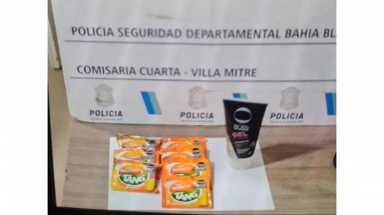 Un comisario de la Policía Bonaerense apareció muerto tras ser acusado de robar jugo tang y gel para el pelo