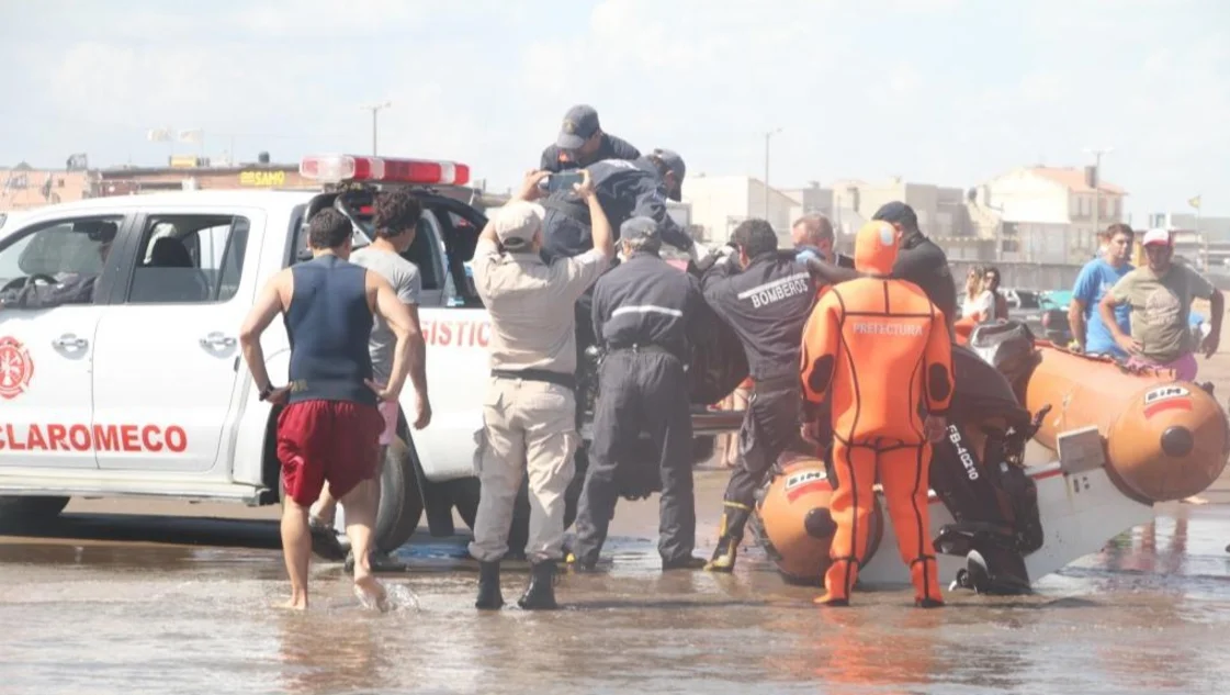 Claromecó: hallaron un cuerpo en el mar e investigan si es el kayakista desaparecido