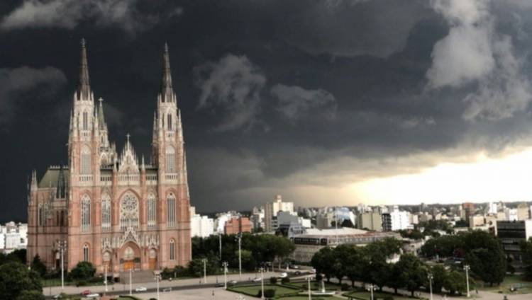 La Plata: continúan las tormentas fuertes y se mantiene la alerta naranja