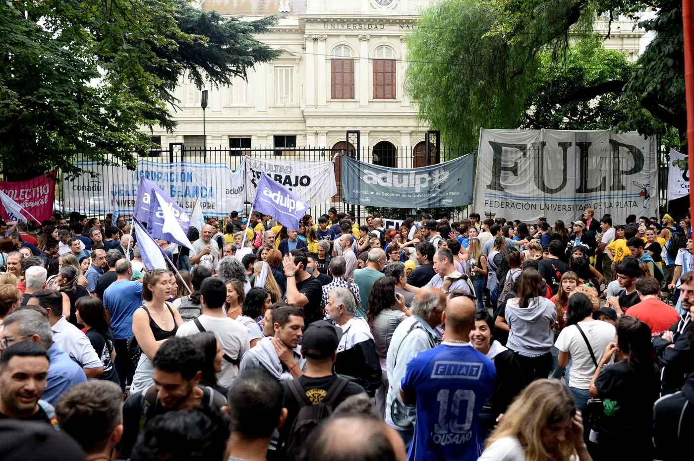 Una facultad de la UNLP recibió una factura de luz de 14 millones de pesos y lucha para seguir funcionando