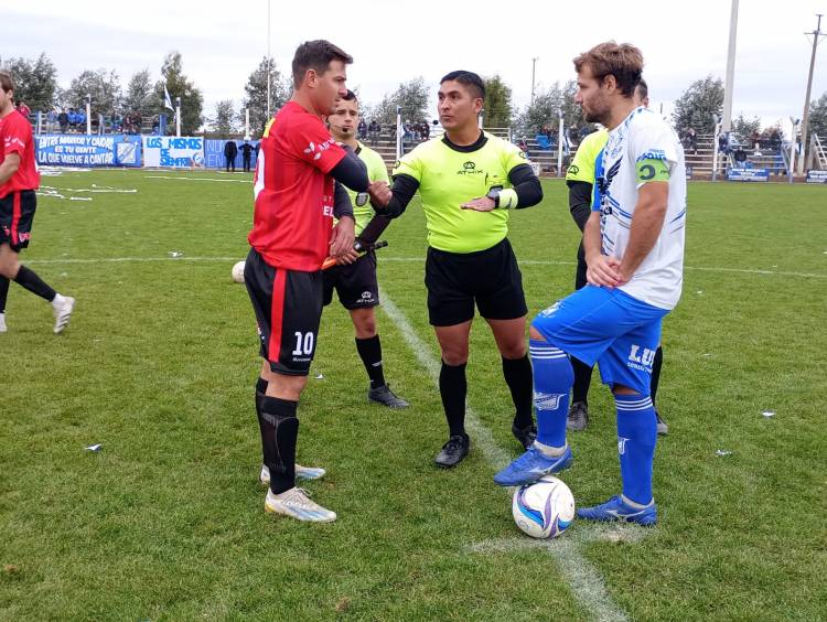 8va fecha de fútbol. Comenzaron a disputarse las revanchas del Torneo Apertura de la Liga Regional.
