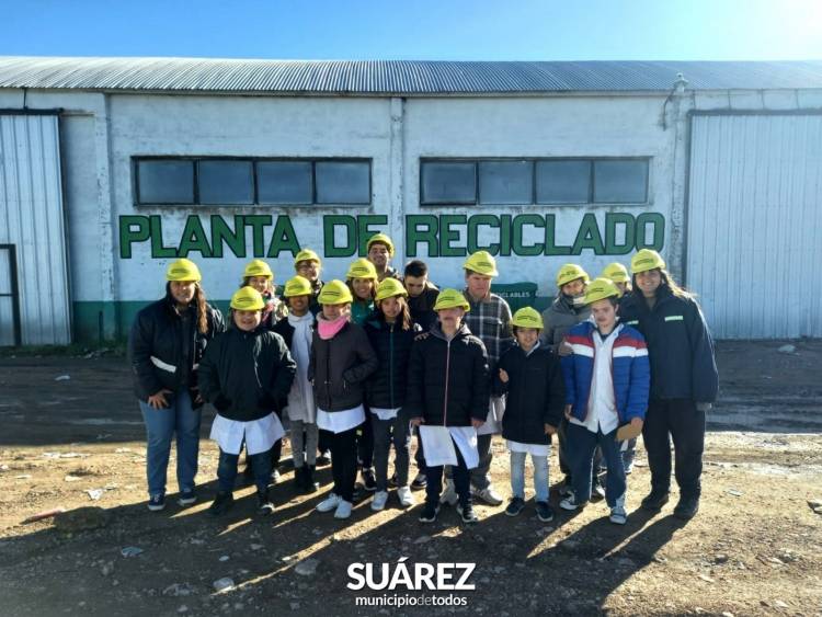 Alumnos de la Escuela Especial recorrieron la planta de reciclado