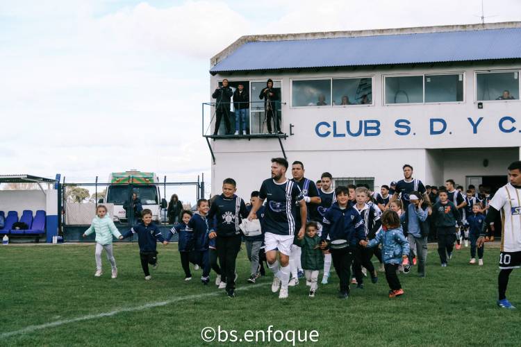 Partido  masculino relatado: El Progreso le ganó a Púan FC por 1 a 0