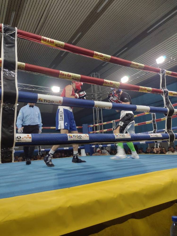 Exitoso festival de boxeo en club El Progreso de pueblo Santa María