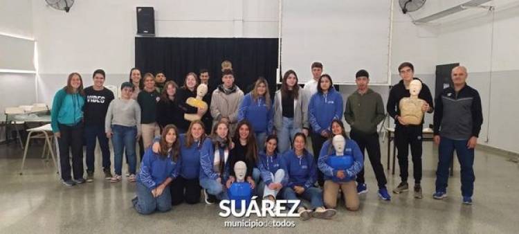 Alumnos de Pueblo Santa María se capacitaron en RCP: una jornada de prevención con amplia convocatoria