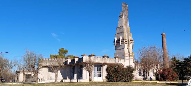 Mataderos y cementerios: seis obras enigmáticas que desentierran el pasado de la Provincia