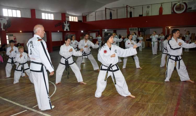 Taekwondo en el 86°Aniversario CAI SanJosé