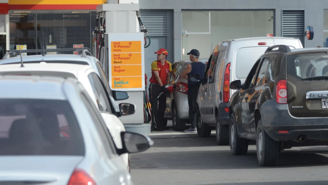 Volverá a aumentar el precio de los combustibles en todo el país