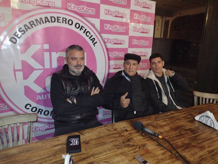 Conferencia de prensa de la organización del 2do Festival de Box en Santa María