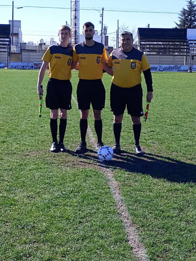Blanco y Negro fue el ganador en un gran partido frente a San Martin Saav.
