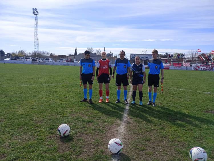 Fútbol Femenino. El rojo ganó de local