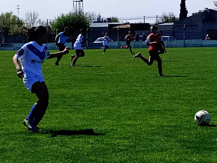 Futbol femenino, Independiente venció a el Sanma y es único puntero de la Zona B.