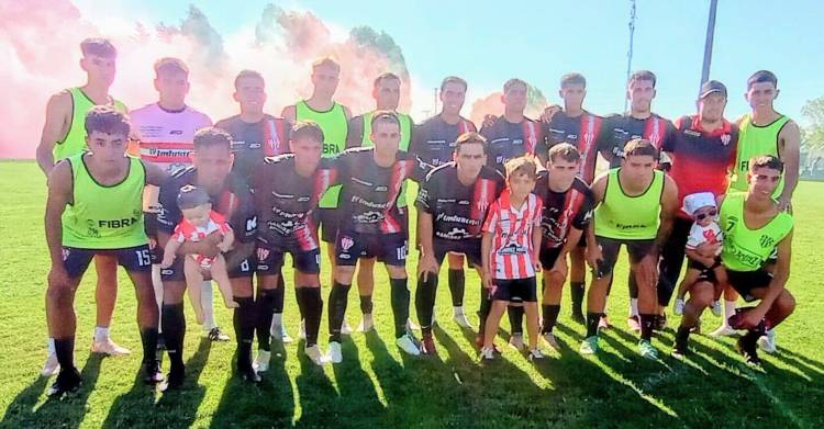 El Santo Caruhense se quedó con la primera final en Huanguelén