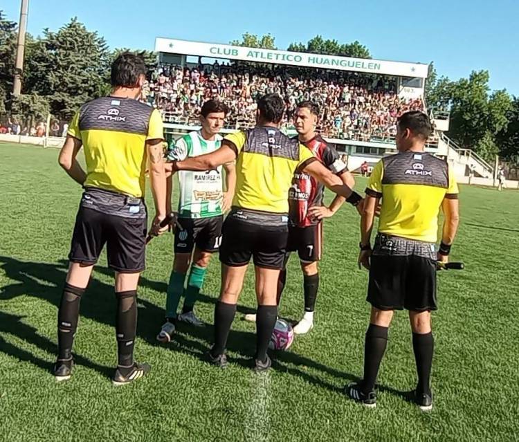El Santo Caruhense se quedó con la primera final en Huanguelén