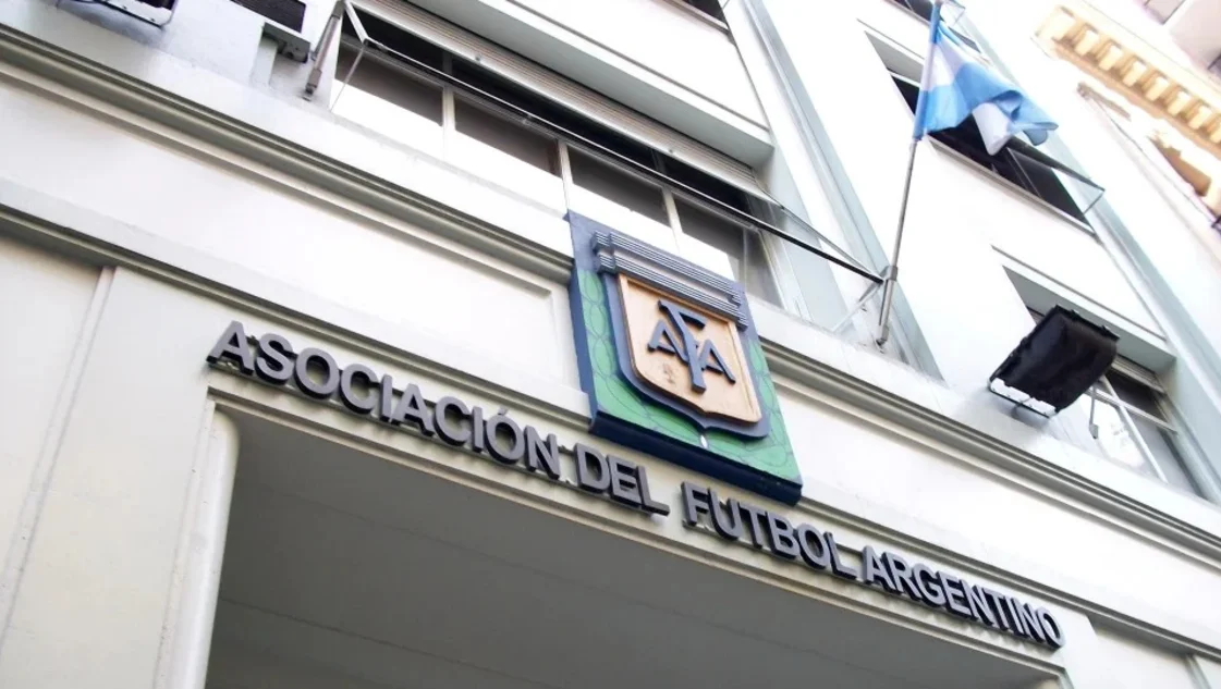 Mercado de Pases: la AFA analiza una posible ampliación del período de transferencias