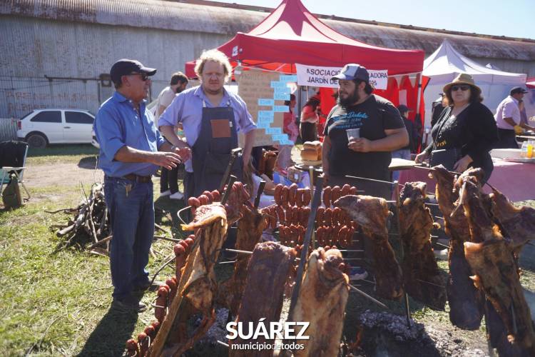 Fogones encendidos, pueblo unido: así se vivió la 4° Peatonal Criolla