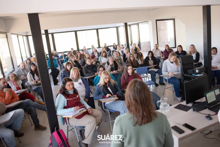 Jornada de actualización en ceremonial y símbolos patrios
