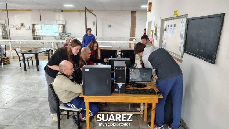 Alumnos de la Escuela Técnica realizan prácticas en el Municipio