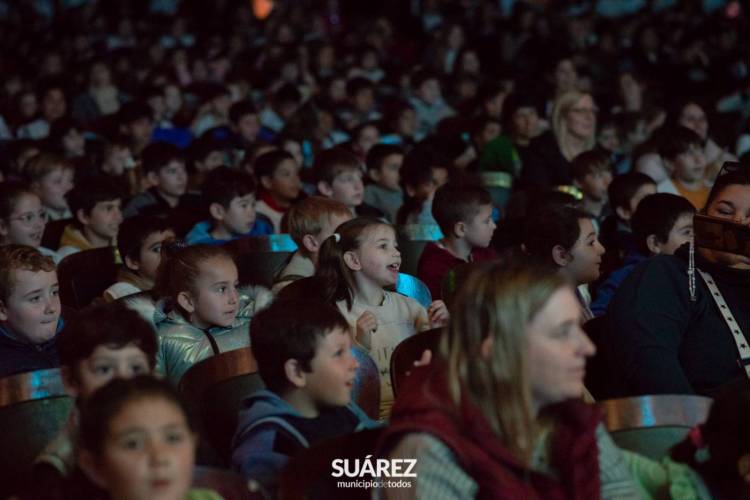 La Orquesta Escuela de Coronel Suárez celebró el mes de las Niñeces junto a Hugo Figueras