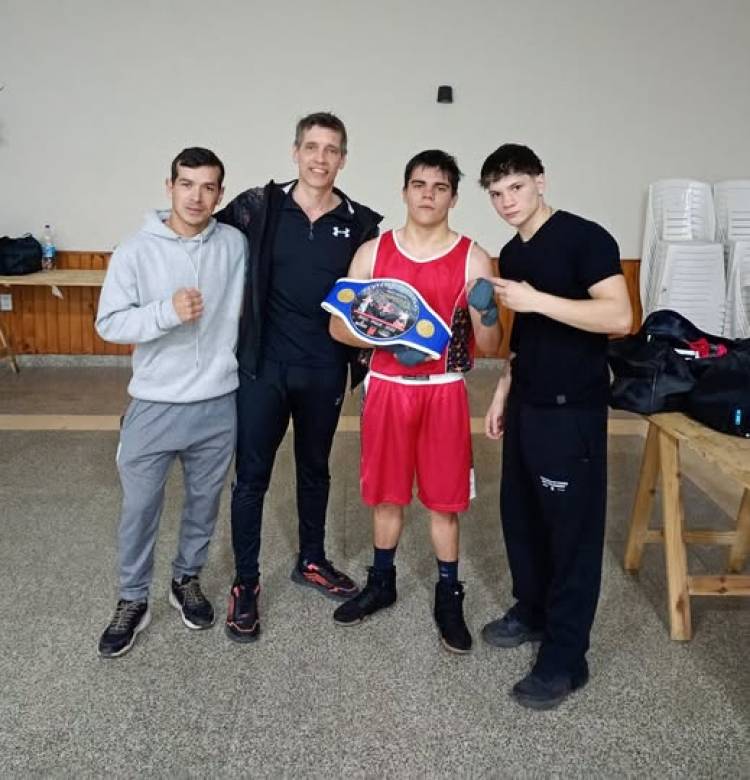 Fortin Dojo Club representando excelentemente al Boxeo de Coronel Suarez 