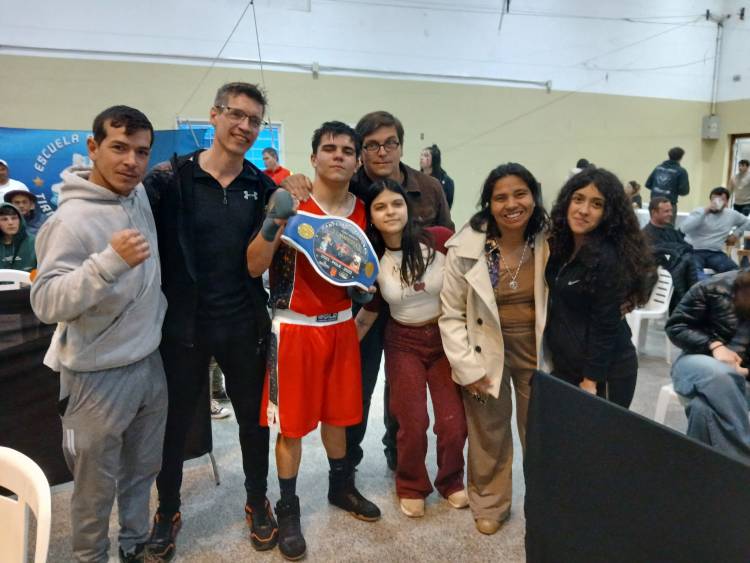 Festival boxistico en Tiro Federal de Puan
