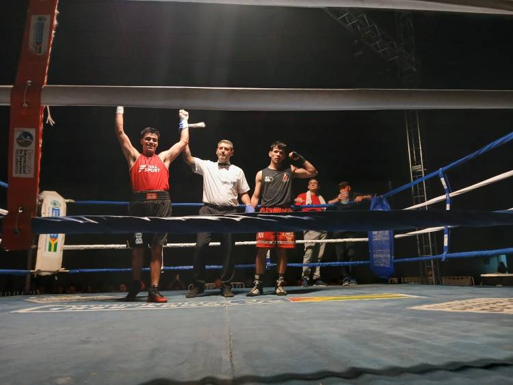 Boxeo profesional y amateurs en Independiente de Coronel Pringles