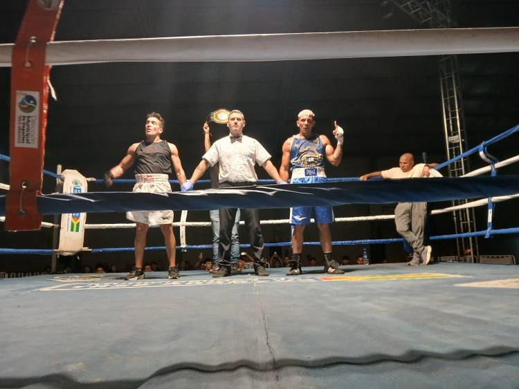 Boxeo profesional y amateurs en Independiente de Coronel Pringles