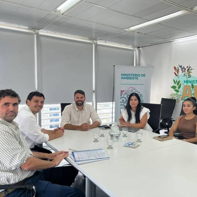 Obras, educación y ambiente: Mauro Moccero llevó a Suárez a la agenda provincial