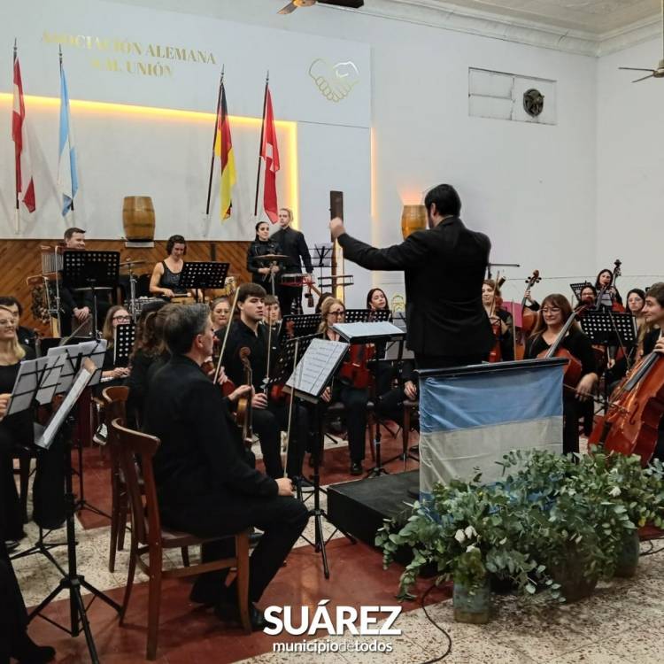 La música argentina brilló en el concierto sinfónico de la EMMCoS