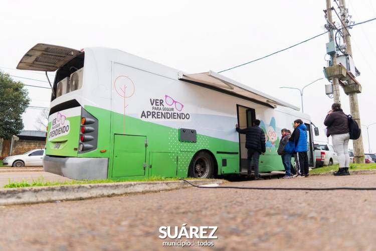 Más de 100 vecinos recibieron sus anteojos gratuitos