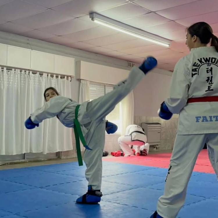 Escuela de Taekwon-do "cinturon blanco"