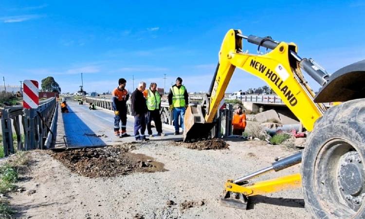 Comenzaron las tareas de mantenimiento en el puente Bailey de la Ruta 3: hay tránsito asistido