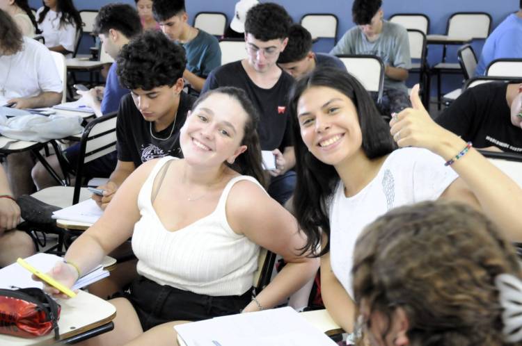 Casi dos mil inscriptos a los nuevos cursos virtuales de acompañamiento a interesados en ingresar en 2027
