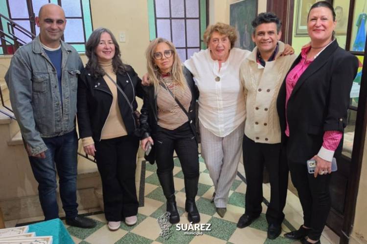 Susana Cincotta brilló en La Plata con la presentación de sus "Estudios Críticos Literarios"